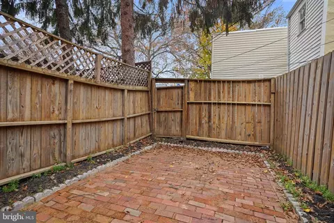 Exterior - 337 11th St SE, Washington, DC 20003 photo 5 of 5