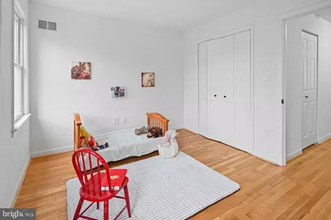 Bedroom - 337 11th St SE, Washington, DC 20003 photo 6 of 10