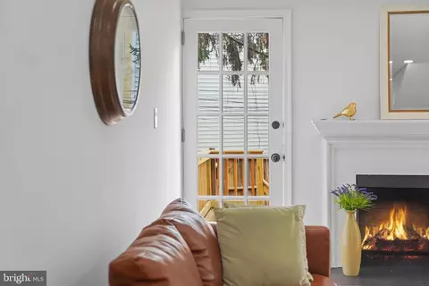 Entry Way - 337 11th St SE, Washington, DC 20003 photo 4 of 7