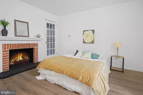 Bedroom - 337 11th St SE, Washington, DC 20003 photo 1 of 10