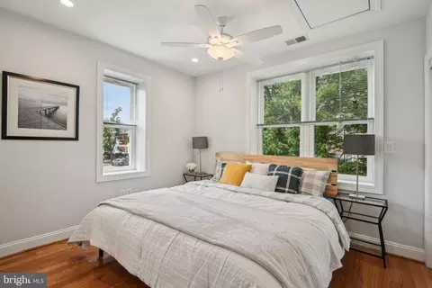 300 15th St SE, Washington, DC 20003 photo 15