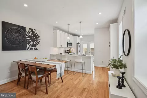 300 15th St SE, Washington, DC 20003 photo 4