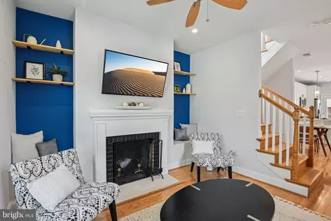 300 15th St SE, Washington, DC 20003 photo 8