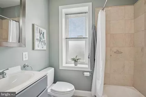 300 15th St SE, Washington, DC 20003 photo 21