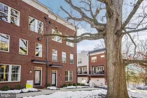 434 Holmwood Dr NE, Washington, DC 20017