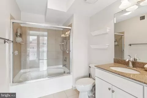 Bath - 616 E Street St NW #1114, Washington, DC 20004 photo 2 of 2