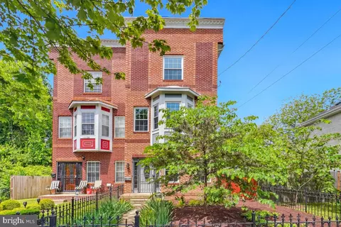 1122 45th St NE, Washington, DC 20019