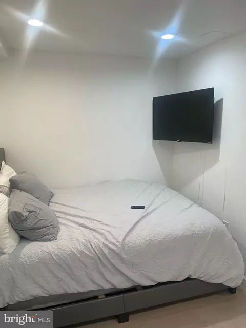 Bedroom - 906 I St SE #1, Washington, DC 20003 photo 2 of 2