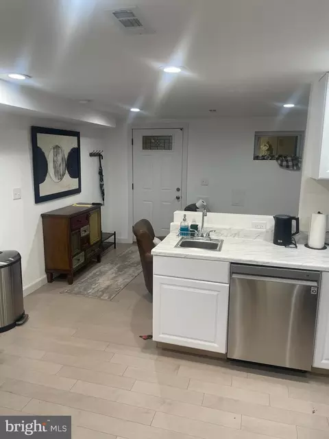 Other - 906 I St SE #1, Washington, DC 20003 photo 5 of 11