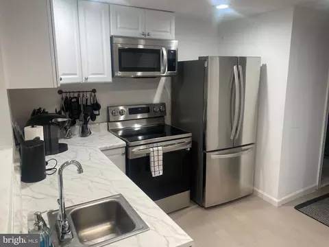 Kitchen - 906 I St SE #1, Washington, DC 20003 photo 1 of 1