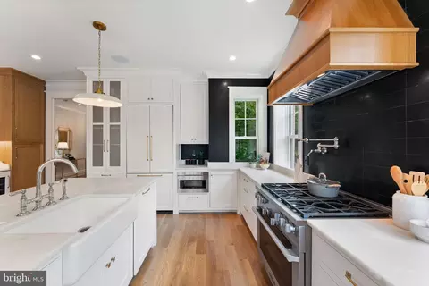 1127 E Capitol St SE, Washington, DC 20003 photo 14