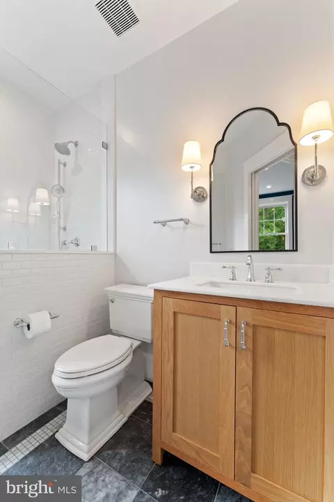 1127 E Capitol St SE, Washington, DC 20003 photo 61