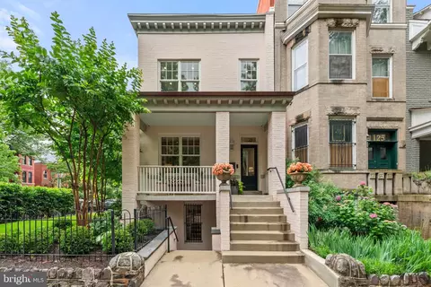 1127 E Capitol St SE, Washington, DC 20003 photo 2