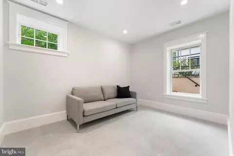 1127 E Capitol St SE, Washington, DC 20003 photo 43
