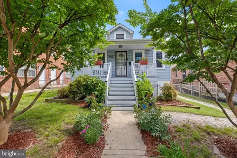 4909 Meade St NE, Washington, DC 20019