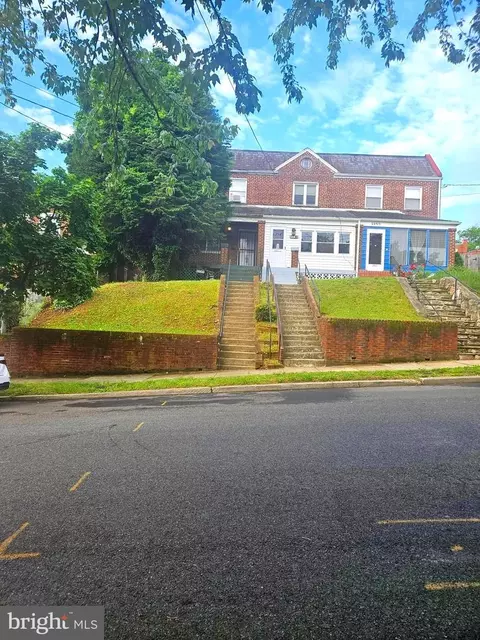 3959 R St SE, Washington, DC 20020