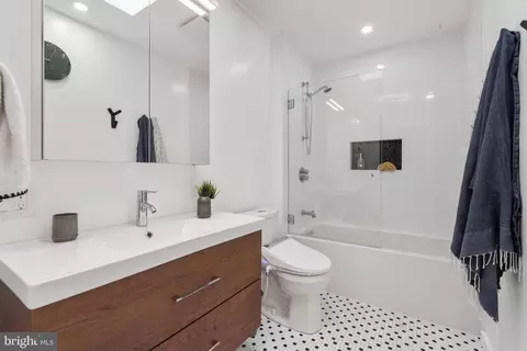 2426 4th St NE, Washington, DC 20002 photo 26