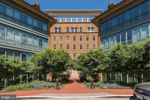 2425 L St NW #328, Washington, DC 20037