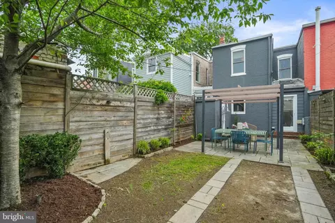 Exterior - 531 10th St SE, Washington, DC 20003 photo 4 of 5