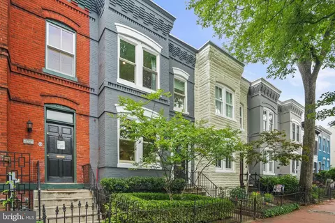 Exterior - 531 10th St SE, Washington, DC 20003 photo 3 of 5