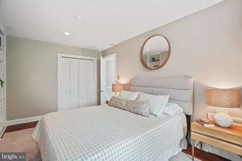 Bedroom - 531 10th St SE, Washington, DC 20003 photo 3 of 5