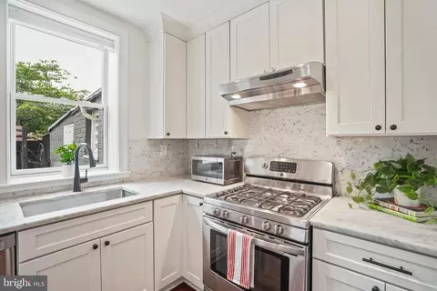 Kitchen - 531 10th St SE, Washington, DC 20003 photo 3 of 3