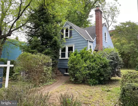 5113 Sherier Pl NW, Washington, DC 20016