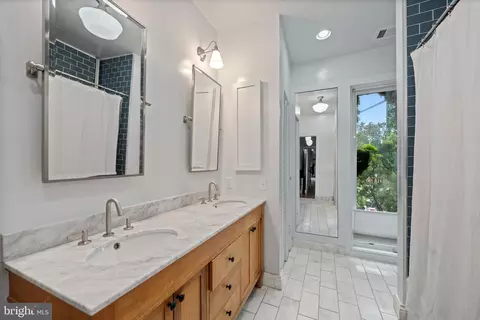 412 G St NE, Washington, DC 20002 photo 8
