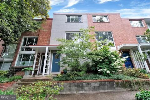1717 Harvard St NW, Washington, DC 20009 photo 3