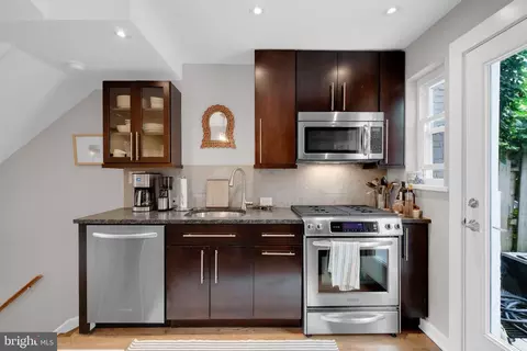 1717 Harvard St NW, Washington, DC 20009 photo 15