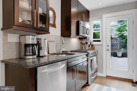 1717 Harvard St NW, Washington, DC 20009 photo 16