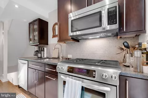 1717 Harvard St NW, Washington, DC 20009 photo 17