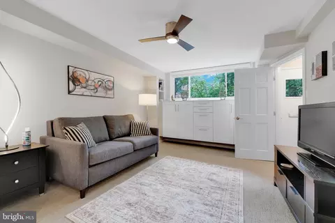 1717 Harvard St NW, Washington, DC 20009 photo 8