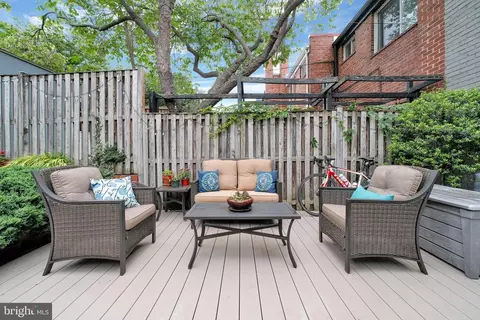 1717 Harvard St NW, Washington, DC 20009 photo 34