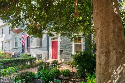 328 A St NE, Washington, DC 20002
