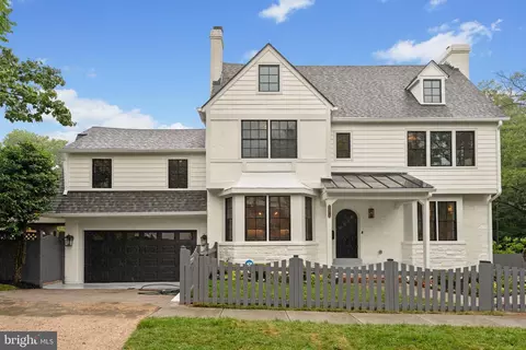 5376 28th St NW, Washington, DC 20015