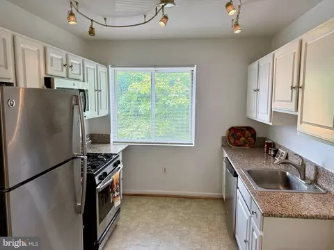 Kitchen - 4212 Benning Rd NE #6, Washington, DC 20019 photo 3 of 4
