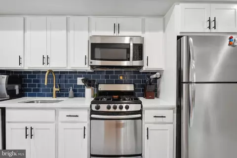 123 17th St SE #2, Washington, DC 20003 photo 1