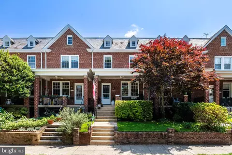 2435 39th Pl NW, Washington, DC 20007