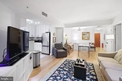 915 E Street St NW #403, Washington, DC 20004