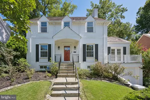 6679 32nd Pl NW, Washington, DC 20015