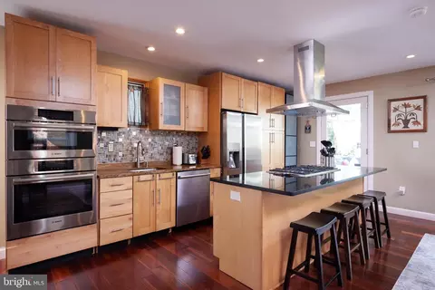 5342 42nd Pl NW, Washington, DC 20015