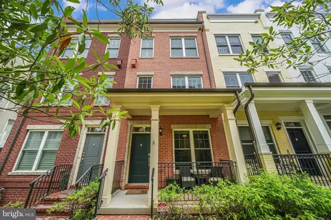 585 Regent Pl NE, Washington, DC 20017