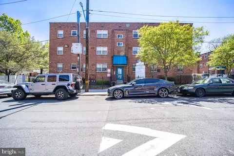 2900 Pomeroy Rd SE #203, Washington, DC 20020