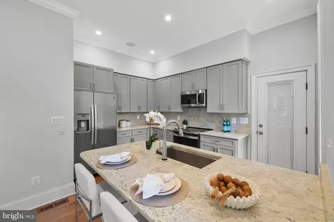 123 13th St SE, Washington, DC 20003 photo 18