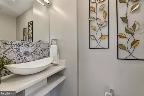 113 U St NE #1, Washington, DC 20002 photo 25