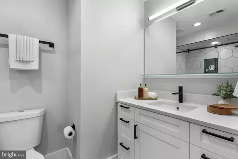 113 U St NE #1, Washington, DC 20002 photo 43