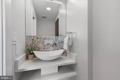 113 U St NE #1, Washington, DC 20002 photo 23