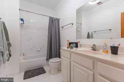 Bath - 621 5th St NE, Washington, DC 20002 photo 3 of 5
