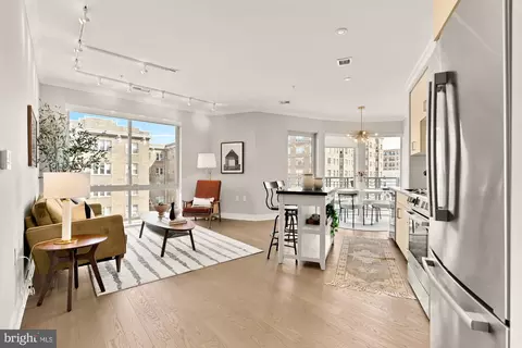 2550 17th St NW #414, Washington, DC 20009